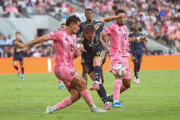 May 24, 2026, Miami, Florida, USA: Inter Miami defender Gonzalo LujoÂ¡n (2) and Philadelphia Union forward Bruno Damiani (9) battle for a ball during a Major League Soccer match between Inter Miami CF and Philadelphia Union at NU Stadium, Miami. Miami USA - ZUMAa257 20260524_zsp_a257_012 Copyright: xChrisxArjoonx