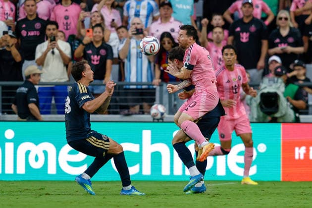 May 24, 2026, Miami, Florida, USA: Inter Miami forward Lionel Messi (10) battles for a ball during a Major League Soccer match between Inter Miami CF and Philadelphia Union at NU Stadium, Miami. Soccer 2026: Inter Miami CF 6:4 Philadelphia Union.  - ZUMAa257 20260524_zsp_a257_015 Copyright: xChrisxArjoonx