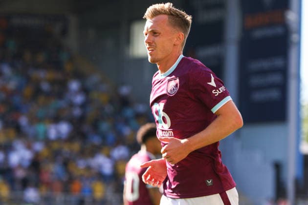 BURNLEY, ENGLAND - MAY 24: James Ward-Prowse of Burnley during the Premier League match between Burnley and Wolverhampton Wanderers at Turf Moor on May 24, 2026 in Burnley, England. Copyright: xSeanxChandlerx xSPPx Sportspressphoto_154552