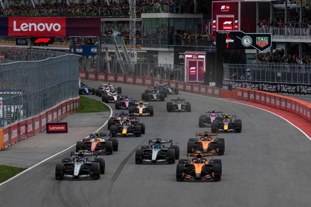 F1 - CANADIAN GRAND PRIX 2026 start of the race, depart, 01 NORRIS Lando (gbr), McLaren F1 Team MCL40, action 12 KIMI ANTONELLI Andrea (ita), Mercedes AMG F1 Team W17, action 63 RUSSELL George (gbr), Mercedes AMG F1 Team W17, action during the Formula 1 Grand Prix du Canada 2026, 5th round of the 2026 Formula One World Championship, WM, Weltmeisterschaft from May 22 to 24, 2026 on the Circuit Gilles Villeneuve, in MontrÃ al, Canada - MontrÃ alCanada  Copyright: xALBERTOxVIMERCATIx