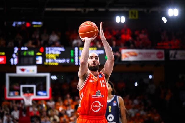 24.05.2026, Rasta Dome, Vechta Basketball, easyCredit Bundesliga, Playoffs Viertelfinale, Rasta Vechta vs. ALBA Berlin Freiwurf Tommy Kuhse ( 12 Vechta)