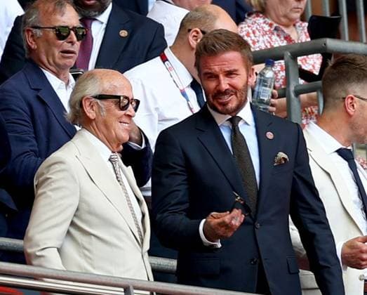 Mervyn Davies, Baron Davies of Abersoch (left) and Former Manchester United, ManU Footballer and Salford City Co-Owner Sir David Beckham prior to kick-off Notts County v Salford City, EFL Sky Bet League Two, Play-Off Final, Football, Wembley Stadium, London, UK - 25 May 2026London Wembley Stadium United Kingdom EDITORIAL USE ONLY No use with unauthorised audio, video, data, fixture lists, club league logos or live services. Online in-match use limited to 120 images, no video emulation. No use in betting, games or single club league player publications.  Copyright: xSimonxDael Shutterstockx 16889935bw