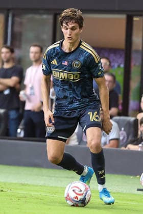 MIAMI, FL - MAY 24: Philadelphia Union midfielder Benjamin Bender (16) controls a ball during a MLS, Fussball Herren, USA game between Inter Miami CF and Philadelphia Union at NU Stadium on May 24, 2026 in Miami,Florida.(Photo by Chris Arjoon Icon Sportswire) SOCCER: MAY 24 MLS Inter Miami CF vs Philadelphia Union EDITORIAL USE ONLY Icon2605240010054