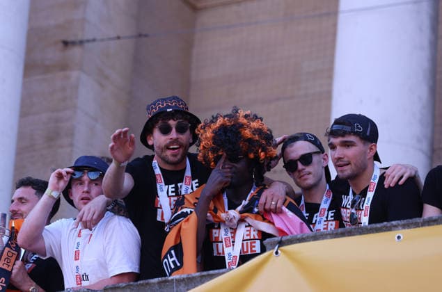 Hull Bus Parade Matt Crooks of Hull City at City Hall during the Hull City Bus Parade on the streets of Hull, England after being promoted to the Premier League in the Sky Bet Championship Play-Off Final on Saturday 23rd May 2026. 25 05 2026 UK Newspapers OUT Copyright: xAndyxSumnerx FIL-23472-0137