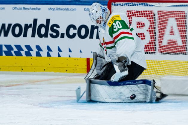 ZURICH, SWITZERLAND - MAY 25: Adam Vay (Hungary, 30) during the Preliminary Round - Group A Match 47 between United States and Hungary at the IIHF Ice hockey, Eishockey World Championship, WM, Weltmeisterschaft 2026, Swiss Life Arena on May 25, 2026 in Zurich, Switzerland. Zurich Switzerland Copyright: xTimoxSteinx