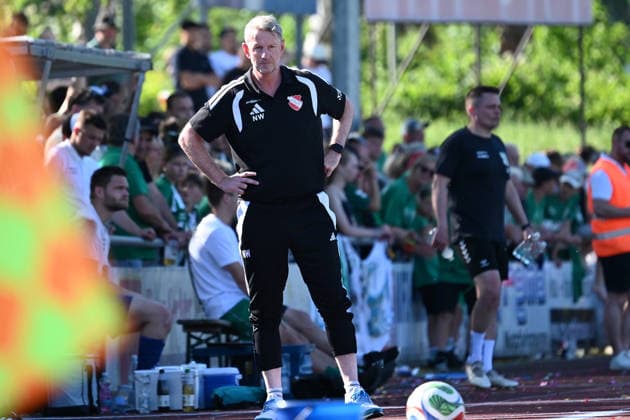25.05.2025 - Fussball - Saison 2024 2025 - Relegation Oberliga Bayern Bayernliga Landesliga : ATSV Erlangen - TSV Großbardorf - LuPf - xluxpfx - Normann Wagner ( Co-Trainer ATSV Erlangen )