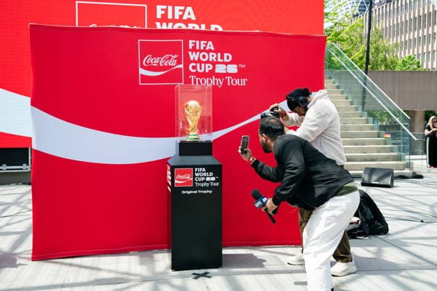 May 25, 2026, Toronto, On, CANADA: People take videos of the FIFA World Cup, WM, Weltmeisterschaft, Fussball Trophy while it is displayed during a Trophy Tour event at Nathan Phillips Square in Toronto on Monday, May 25, 2026. Canada News - May 25, 2026 - ZUMAc35_ 20260525_zaf_c35_052 Copyright: xArlynxMcadoreyx