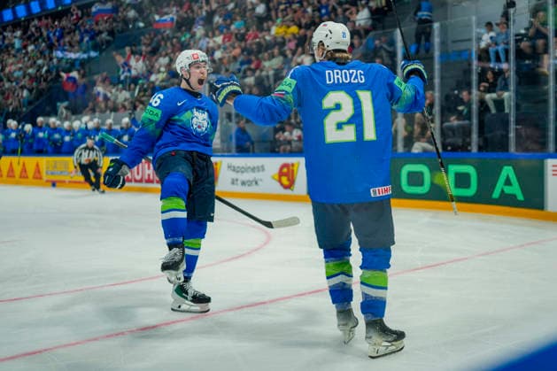 FRIBOURG, SWITZERLAND - MAY 25: Matic Torok of Slovenia L) celebrates Jan Drozg of Slovenia L) for his goal during the 2026 IIHF Ice hockey, Eishockey World Championship, WM, Weltmeisterschaft Switzerland game between Slovenia and Italy at BCF Arena on May 25, 2026 in Fribourg, Fribourg. Fribourg BCF Arena Fribourg Switzerland Copyright: xJustPictures.ch JarixPestelaccix jp-en-EuSpIm-JP6_JAR_Slovenia_Italy_25May2026_00054