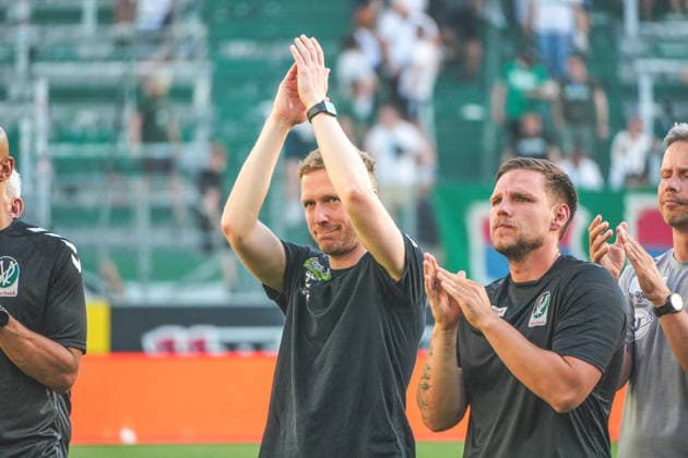Fussball Österreich, Admiral Bundesliga Europacup-Playoff Finale ECL 2025 2026, SK Rapid Wien vs. SV Oberbank Ried - Allianz Stadion (Weststadion, Wien Hütteldorf): Maximilian Senft (SV Oberbank Ried, Trainer) Copyright: xLukasxBierederx