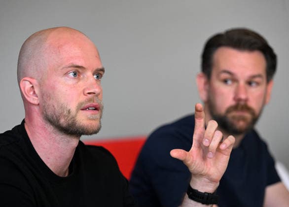 26.05.2026, xophax, Fussball 1.Bundesliga, 1.FC Koeln , 1.FC Köln , Medienrunde nach Saisonschluss. Trainer Rene Wagner und Geschäftsführer Thomas Kessler , rechts Koeln