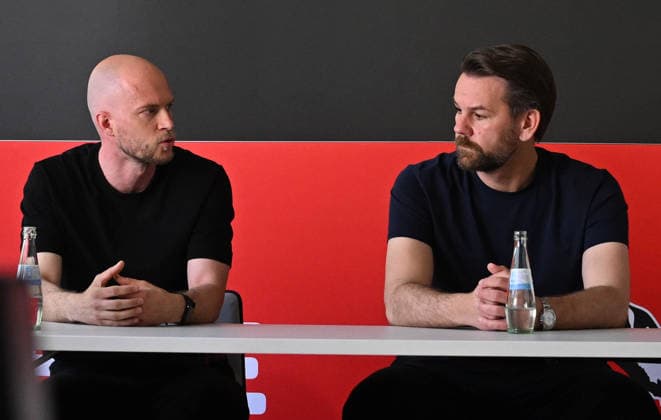 26.05.2026, xophax, Fussball 1.Bundesliga, 1.FC Koeln , 1.FC Köln , Medienrunde nach Saisonschluss. Trainer Rene Wagner und Geschäftsführer Thomas Kessler , rechts Koeln