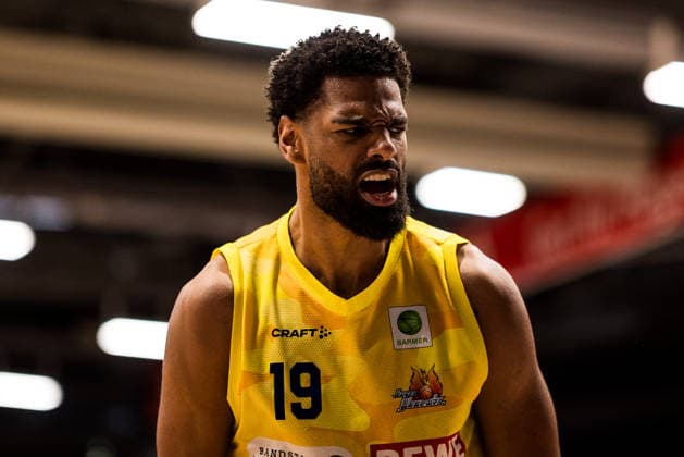 Barmer 2. Basketball Bundesliga ProA Playoffs Halbfinale Spiel 3, Phoenix Hagen - Eisbären Bremerhaven; 26.05.2026 Lucas N Guessan (Phoenix Hagen, 19) jubelt nach Dunk BARMER 2. Basketball Bundesliga ProA Playoffs Halbfinale Spiel 3, Phoenix Hagen - Eisbären Bremerhaven; Hagen, Ischelandhalle am 26.05.2026 Copyright: xBEAUTIFULxSPORTS Wunderlx