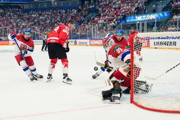 FRIBOURG, SWITZERLAND - MAY 26: goalkeeper Dominik Pavlat of Czechia saves during the 2026 IIHF Ice hockey, Eishockey World Championship, WM, Weltmeisterschaft Switzerland game between Czechia and Canada at BCF Arena on May 26, 2026 in Fribourg, Fribourg. Fribourg BCF Arena Fribourg Switzerland Copyright: xJustPictures.ch JarixPestelaccix jp-en-EuSpIm-JP6_JAR_Czechia_Canada_26May2026_00029