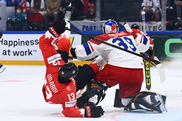 From left Gabriel Vilardi of Canada and goalkeeper Dominik Pavlat of Czech Republic in action during the IIHF World Championship, WM, Weltmeisterschaft Group B match Czech Republic vs Canada on May 26, 2026, Fribourg, Switzerland. (CTKxPhoto RadekxPetrasek) CTKPhotoP2026052609143  CTKPhotoP2026052609143