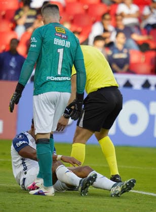 FBL LIBERTADORES LIGA VS ALWAYS READY Quito 26 de mayo del 2026. Liga Deportiva Universitaria recibe a Always Ready por una fecha mas de la Copa Libertadores en el estadio Gonzalo Pozo Ripalda. API DANIEL MOLINEROS Quito Pichincha Ecuador Copyright: xDanielxMolinerosx