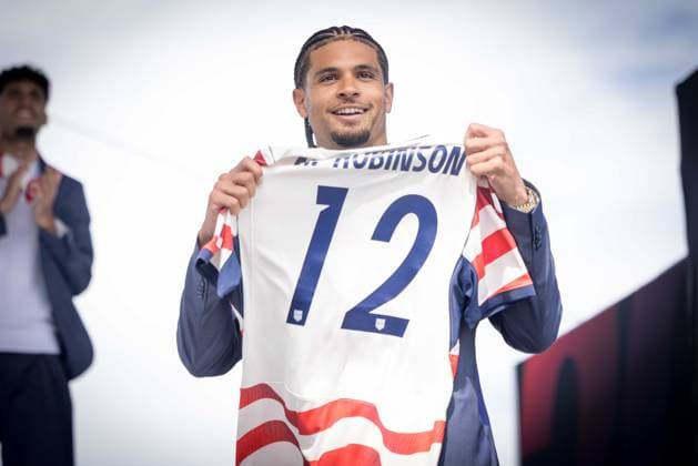 RECORD DATE NOT STATED U.S. Men™s national team, Nationalteam World Cup Roster Reveal Miles Robinson player of the United States national team, during an event to announce the squad for the 2026 World Cup at Pier 17 in New York, United States, on Tuesday, May 26.(Foto: William Volcov Brazil Photo Press IMAGO) Sports NEW YORK NY United States Copyright: xWILLIAMxVOLCOVx