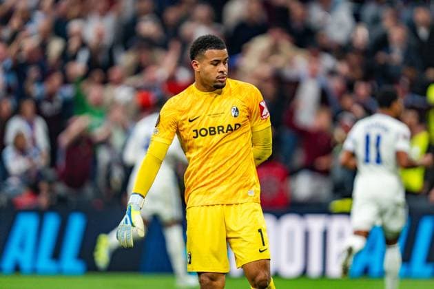 20.05.2026, SC Freiburg vs. Aston Villa, UEFA Europa League Finale, Final Matchday Tor zum 0:2 durch Emiliano Buendia (Aston Villa) hier Noah Atubolu (SC Freiburg, 1) Copyright: xBahhoxKarax