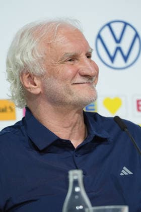 Sportdirektor Rudi Völler (Deutschland Germany) bei der Eröffnungspressekonferenz des WM-Trainingslagers gut gelaunt - Herzo Base 27.05.2026: Deutsche Nationalmannschaft, Trainingslager zur WM-Vorbereitung, Home Ground, HerzoBase, World of Adidas, Herzogenaurach