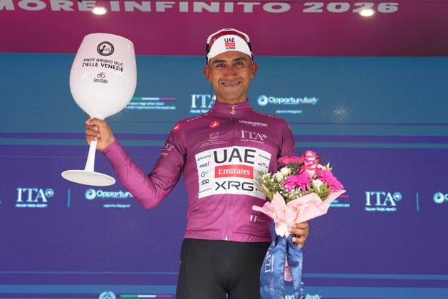 Ecuador™s Manuel Jhonatan Narvaez of UAE Team Emirates XRG cyclamen jersey during Stage 17 of the Giro d™Italia from Cassano D Adda to Andalo Italy, Wednesday May 27, 2026  Copyright: xGianmattiaxD Albertoi LaPressex