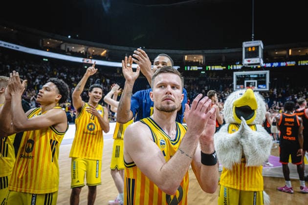 Basketball Berlin 27.05.2026 Saison 2025 2026 EasyCredit BBL 1. Bundesliga Männer, Herren Playoffs Viertelfinale Spiel 5 Alba Berlin - RASTA Vechta Jubel Alba Martin Hermannsson (Alba Berlin, No.15)