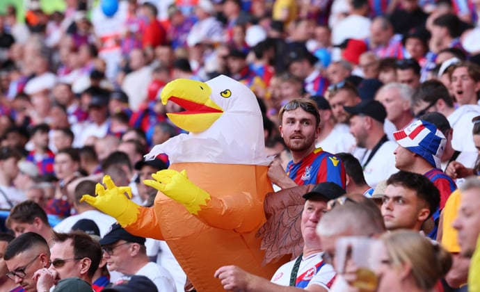Crystal Palace - Rayo Vallecano Finale Conference League Leipzig, 27.05.2026, Leipzig Stadium, Fussball, Final UEFA Conference League , Crystal Palace FC (ENG) vs. Rayo Vallecano de Madrid (ESP) , Im Bild: Fans von Crystal Palace , Nur zur redaktionellen Nutzung. Only editorial use. , Mit den abgebildeten Person (en) gibt es kein Model Release Einverständniserklärung. PICTURE POINT übernimmt keine Haftung bei Verletzung der Persönlichkeitsrechte. , UEFA regulations prohibit any use of photographs as image sequences and or quasi-video. ,