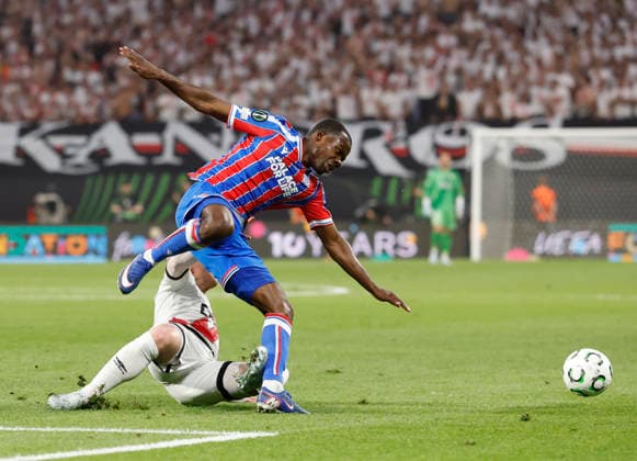Leipzig, Germany, 27th May 2026. Isi Palazon of Rayo Vallecano could Tyrick Mitchell of Crystal Palace during the Crystal Palace vs Rayo Vallecano UEFA Conference League Final match at Leipzig Stadium, Leipzig. Picture credit should read: Cody Froggatt Sportimage EDITORIAL USE ONLY. No use with unauthorised audio, video, data, fixture lists, club league logos or live services. Online in-match use limited to 120 images, no video emulation. No use in betting, games or single club league player publications. SPI_059_CF_CRYSTAL_PALACE_V_RAYO_VALLECANO SPI-4827-0059
