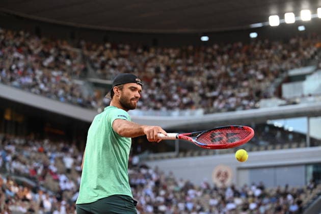 2026 French Open (Roland-Garros) - Day 4 PARIS, FRANCE - MAY 27: Alexander Zverev of Germany (not seen) in action against Tomas Machac of Czech Republic during the Men s Singles second round on Day Four of the 2026 French Open at Roland Garros on May 27, 2026 in Paris, France. Burak Akbulut Anadolu Paris France. Editorial use only. Please get in touch for any other usage.  Copyright: x2026xAnadoluxBurakxAkbulutx