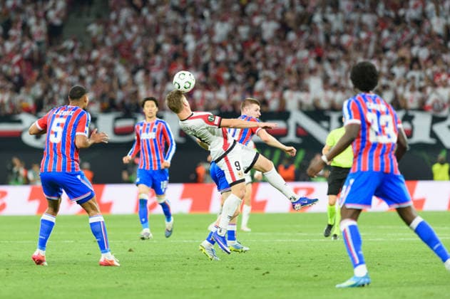 LEIPZIG, GERMANY - MAY 27: Alemao (9 Rayo Vallecano) goes for a header during the UEFA Conference League Final 2025 26 match between Crystal Palace and Rayo Vallecano at Leipzig Stadium in Leipzig, Germany (Photo by Sven Beyrich Sports Press Photo) Copyright: xSvenxBeyrich SportsxPressxPhotox Sportspressphoto_SPR155638