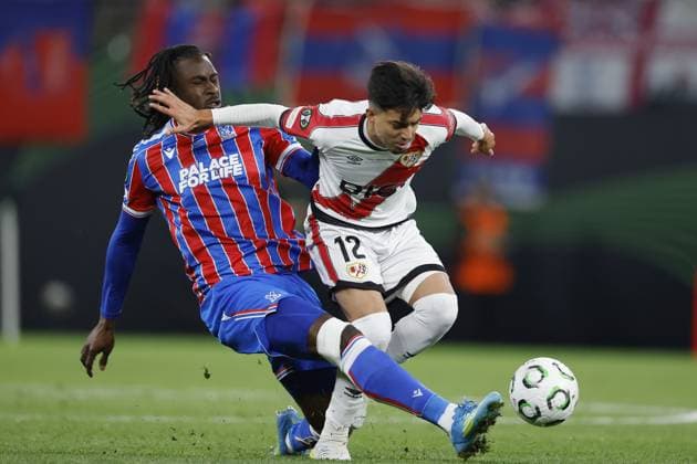 LEIPZIG - (l-r) Evann Guessand of Crystal Palace FC, Ilias Akhomachof Rayo Vallecano de Madrid during the UEFA Conference League final between Crystal Palace FC and Rayo Vallecano de Madrid at the Leipzig Arena on May 27, 2026 in Leipzig, Germany. MAURICE VAN STEEN ANP UEFA Conference League - FINAL 2025-2026 xVIxANPxSportx xMauricexvanxSteenxIVx 559468860 originalFilename: 559468860.jpg