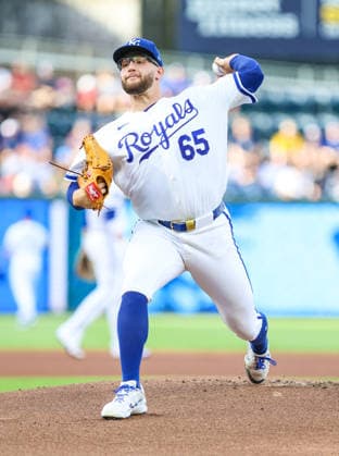 MAY 27, 2026: Kansas City Royals starting pitcher Noah Cameron (65) warms up before the game against the New York Yankees at Kauffman Stadium in Kansas City, MO. CSM Kansas City United States - ZUMAc04_ 20260527_zma_c04_006 Copyright: xRomanxPunox