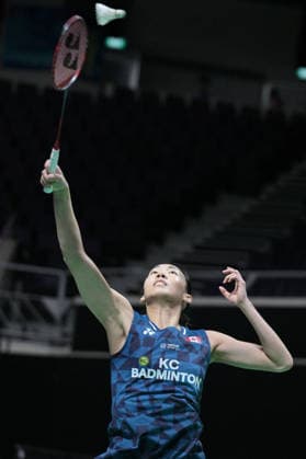 (260528) -- SINGAPORE, May 28, 2026 -- Michelle Li hits a return during the women s singles round of 16 match between Yamaguchi Akane of Japan and Michelle Li of Canada at the Singapore Badminton Open 2026 in Singapore on May 28, 2026. (Photo by Xinhua) (SP)SINGAPORE-BADMINTON-SINGAPORE OPEN-WOMEN S SINGLES ThenxChihxWey