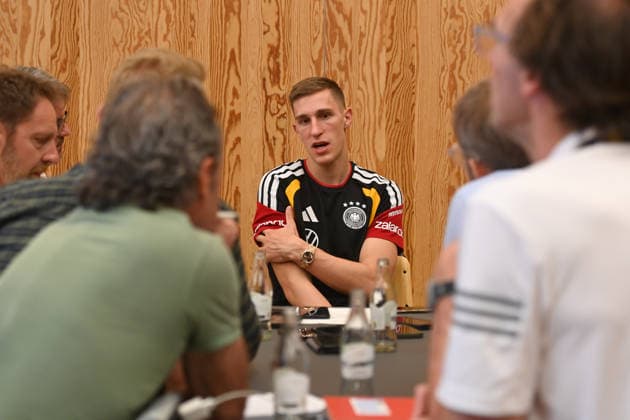 Medienstunde: Nico SCHLOTTERBECK (GER) stellt sich den Fragen der Journalisten. Deutsche Fussball Nationalmannschaft,WM Vorbereitung, Trainingslager in Herzogenaurach am 28.05.2026.