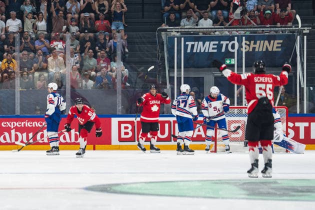 FRIBOURG, FRIBOURG - MAY 28: Canada players celebrate after Dylan Holloway scored during the 2026 IIHF World Championship, WM, Weltmeisterschaft quarterfinal match between Canada and the United States at BCF Arena on May 28, 2026 in Fribourg, Fribourg, Switzerland. Copyright: xLivioxBaeriswylx xSPPx Sportspressphoto_SPR156143
