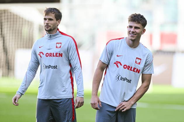 28.05.2026 Wroclaw Konferencja prasowa i trening reprezentacji Polski w pilce noÅ¼nej - press conference, PK, Pressekonferenz and of the Poland national football team and training session during the national camp. Persons shown: Tomasz Kedziora Oskar Pietuszewski fot. Antoni Dec Arena Akcji NEWSPIX.PL --- newspix.pl POLAND OUT!