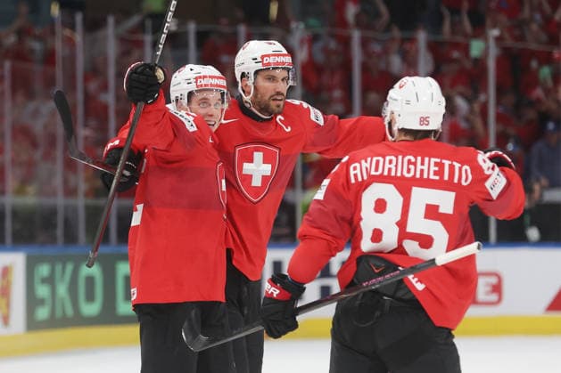 28.05.2026 Swiss Life Arena Zuerich , SCHWEIZ, Herren Eishockey IIHF World Championship, WM, Weltmeisterschaft Zurich 2026 Viertelfinal SUI - SWE Torjubel Dominik Egli, Roman Josi und Sven Andrighetto (SUI)