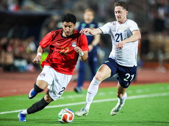 EGYPT, CAIRO - MAY 28, 2026: Egypt s Omar Marmoush (L) and Russia s Anton Miranchuk fight for the ball in a friendly football match between Egypt and Russia at the Cairo International Stadium Friendly Football Match: Egypt Vs Russia  - ZUMAt113 20260528_zaa_t113_720 Copyright: xPeterxKovalevx