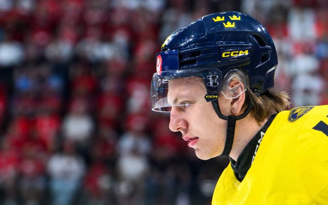260528 Jack Berglund of Sweden during the 2026 IIHF Ice hockey, Eishockey World Championship, WM, Weltmeisterschaft quarterfinal match between Switzerland and Sweden on May 28, 2026 in Zürich. Photo: Jesper Zerman BILDBYRAN kod JZ JZ0733 ishockey ice hockey ishockey-vm 2026 vm 2026 iihf world championship kvartsfinal quarterfinal quarterfinals switzerland schweiz sverige sweden bbeng Copyright: JESPERxZERMAN BB260528JZ136