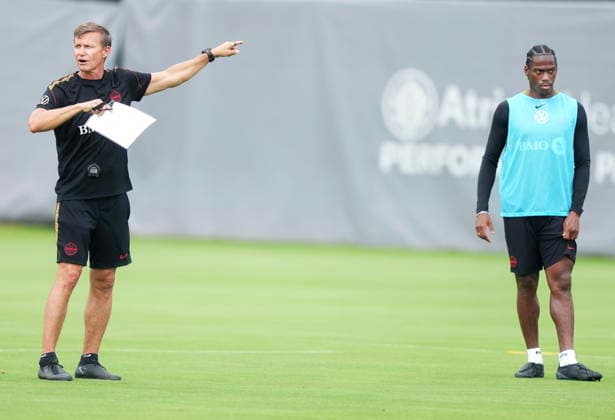 May 28, 2026, Charlotte, Nc, UNITED STATES: Jesse Marsh, left, Canada s national soccer head coach yells next to Canada forward Jonathan David during team Canada World Cup roster selection camp in Charlotte, NC on Thursday, May 28, 2026. Canada News - May 28, 2026 - ZUMAc35_ 20260528_zaf_c35_096 Copyright: xNathanxDenettex