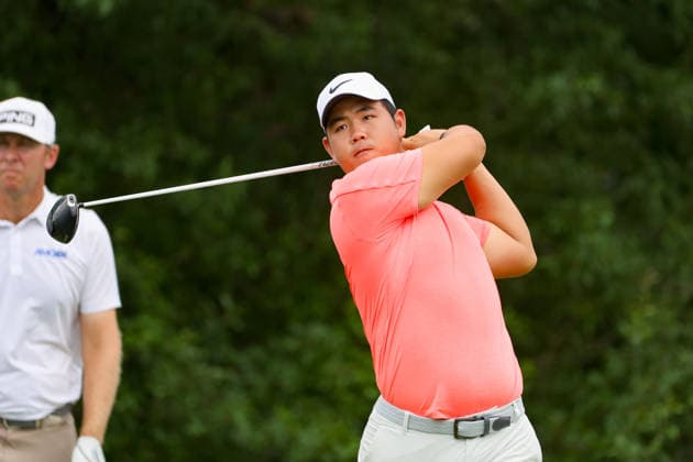 FORT WORTH, TX - MAY 28: Tom Kim (KOR) hits from the 12th tee during the Charles Schwab Challenge on May 28, 2026 at Colonial Country Club in Fort Worth, TX. (Photo by George Walker Icon Sportswire) GOLF: MAY 28 PGA, Golf Herren Charles Schwab Challenge EDITORIAL USE ONLY Icon26052807