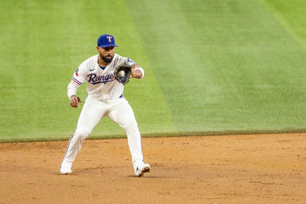May 28, 2026, Arlington, Texas, USA: Texas Rangers shortstop EZEQUIEL DURAN (20) fields a ground ball during a MLB, Baseball Herren, USA game between the Houston Astros and Texas Rangers at Globe Life Field. Houston wins 5-1. Arlington USA - ZUMAf180 20260528_zsp_f180_013 Copyright: xMarkxFannx
