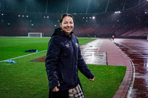 Vanessa Bernauer, Sportkoordinatorin der FC Zürich Frauen, wird den FC Zürich per 30. Juni 2026 verlassen und zur Saison 2026 - 2027 als Sportdirektorin zum Frauen-Bundesligisten VfL Wolfsburg Frauen wechseln. Bernauer war seit September 2024 in ihrer Funktion beim FC Zürich tätig und war zuvor als Spielerin vierfache Schweizer Meisterin sowie Cupsiegerin mit dem Stadtclub. Archiv Copyright: xDanielaxPorcellix