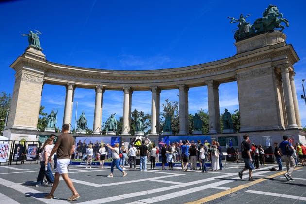 Arsenal Paris Saint Germain Fan Park Fan Park ahead of the Champions League Final between Arsenal and Paris Saint Germain at Heroes Square, Budapest, Hungary on 29 May 2026. Budapest Heroes Square Hungary Editorial use only , Copyright: xChrisxFoxwellx PSI-24346-0002