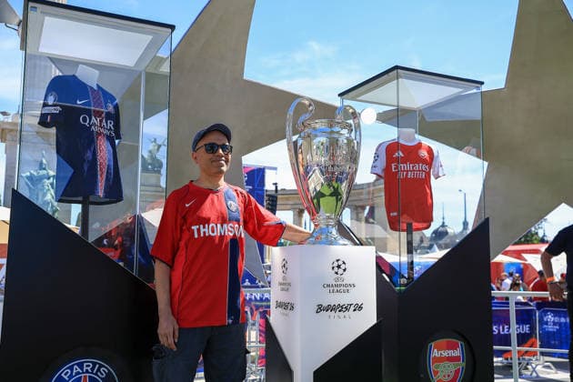 Arsenal Paris Saint Germain Fan Park Paris Saint-Germain Fans ahead of the Champions League Final between Arsenal and Paris Saint Germain at Heroes Square, Budapest, Hungary on 29 May 2026. Budapest Heroes Square Hungary Editorial use only , Copyright: xChrisxFoxwellx PSI-24346-0005