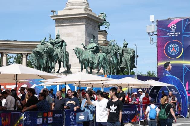30.05.2026 - SOCCER - 2025-2026 UEFA Champions League final , Paris vs Arsenal the fan zone ahead of the 2025-2026 UEFA Champions League Final between Paris and Arsenal, enjoying the pre match atmosphere before kickoff in Budapest Budapest Puskas Arena ,Budapest Puskas Arena Hungary