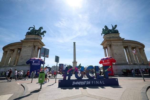 30.05.2026 - SOCCER - 2025-2026 UEFA Champions League final , Paris vs Arsenal Supporters gathered inside the fan zone ahead of the 2025-2026 UEFA Champions League Final between Paris and Arsenal, enjoying the pre match atmosphere before kickoff in Budapest Budapest Puskas Arena ,Budapest Puskas Arena Hungary