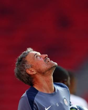 Paris Saint-Germain manager Luis Enrique looks to the skies Paris Saint-Germain Training Session, UEFA Champions League, Final, Football, Puskas Arena, Budapest, Hungary - 29 May 2026Budapest Puskas Arena Hungary EDITORIAL USE ONLY No use with unauthorised audio, video, data, fixture lists, club league logos or live services. Online in-match use limited to 120 images, no video emulation. No use in betting, games or single club league player publications. Copyright: xKieranxMcManus Shutterstockx 16898279ab