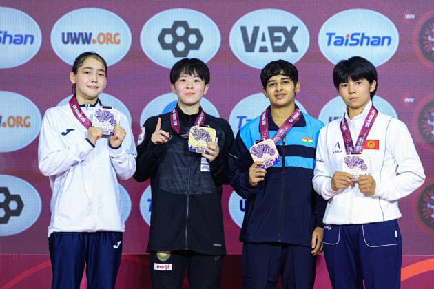 U17, U 17 Wrestling Asian Championships Podium 46kg WW - Gold: Mio Sasaki (JPN), Silver: Inzhu Bakkozha (KAZ), Bronze: Anamika Anamika (IND), Aiana Niiazbekova (KGZ)