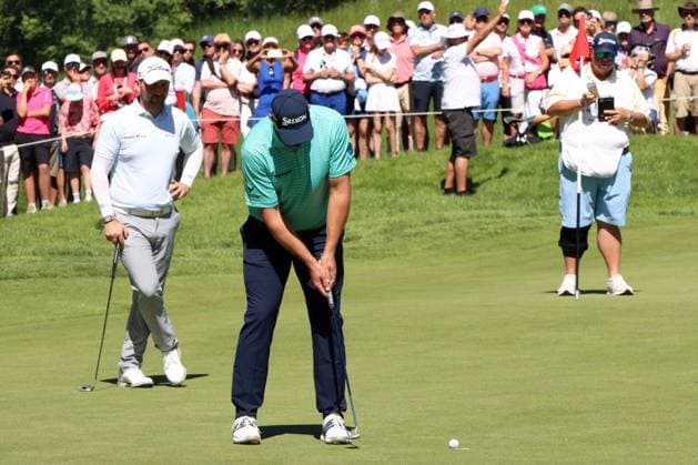 KITZBUEHEL, AUSTRIA - MAY 29: Local Hero STRAKA, Sepp (AUT) putting, behind him waiting is VON DELLINGSHAUSEN, Nicolai (GER) at the Austrian Alpine Open presented by Kitzbuehel Tirol, DP World TOUR, Round 2 on May 29, 2026 in Kitzbuehel, Austria.DP World Tour Austrian Alpine Open, Kitzbuehel, 29.05.2026 Tirol Austria Copyright: xPhotographer:xNilsxKoepkex