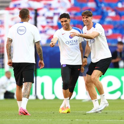 May 29, 2026, Budapest, Hungary: ACHRAF HAKIMI and FABIAN RUIZ have fun in the last PSG training session ahead of the UEFA Champions League 2025 26 final between Paris Saint-Germain and Arsenal FC at the Puskas Arena in Budapest, Hungary. Budapest Hungary - ZUMAc179 20260529_zep_c179_052 Copyright: xMickaelxChavetx