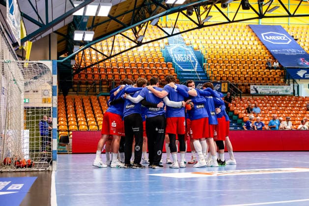 Mannschaft um Mex Raguse (HBW Balingen-Weilstetten, 06) im Kreis dem Spiel , Dessau-Rosslauer HV 06 vs. HBW Balingen-Weilstetten, Handball, 2. Bundesliga, 33. Spieltag, Saison 2025 26, 29.05.2026, Dessau-Rosslauer HV 06 vs. HBW Balingen-Weilstetten, Handball, 2. Bundesliga, 33. Spieltag, Saison 2025 26, 29.05.2026 Dessau-Rosslau Copyright: xEibner-Pressefoto LauraxRoemerx EP_LRR